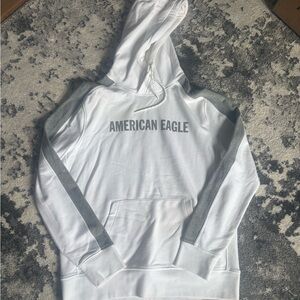 American Eagle Cream and White Hoodie
